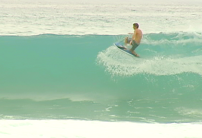 VIDEO: High surf batters Kona, Hawaii prepares for more