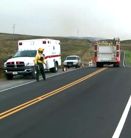 VIDEO: Saddle Road closed by fast moving brush fire