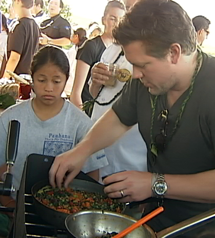 VIDEO: Celebrity TV chefs tour, teach at Waimea school garden