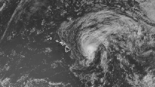 Flossie nears Hawaii Island. (Courtesy NOAA, Central Pacific Visible Loop)
