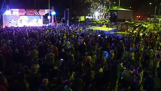 Thousands flood Downtown Hilo