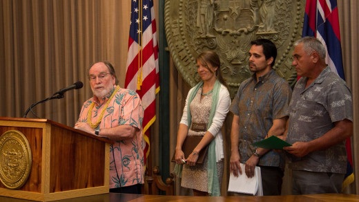 Gov. Neil Abercrombie, State Sustainability Coordinator Jacqueline Kozak Thiel, Office of Planning Director Jesse Souki, and Board of Land and Natural Resources Chairperson William J. Aila Jr., courtesy State of Hawaii