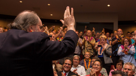 Governor Neil Abercrombie applauded at the SB1 signing ceremony held Wednesday on Oahu