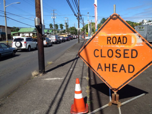 "Fun times on Kilauea Avenue today," wrote radio DJ/personality "DC" Darrin Carlson. "Road is closed past Cafe 100 on this side of Kilauea. Reroute up Mohouli Street. But hey isn't it a beautiful day?" 