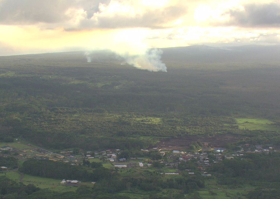 Lava Flow heads towards Kaohe, Pahoa (Sept. 11) by Mick Kalber on Paradise Helicopter