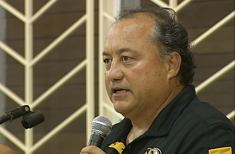 Bill Hanson, Hawaii County Civil Defense, speaking at Kua O Ka La Charter School in Puna.