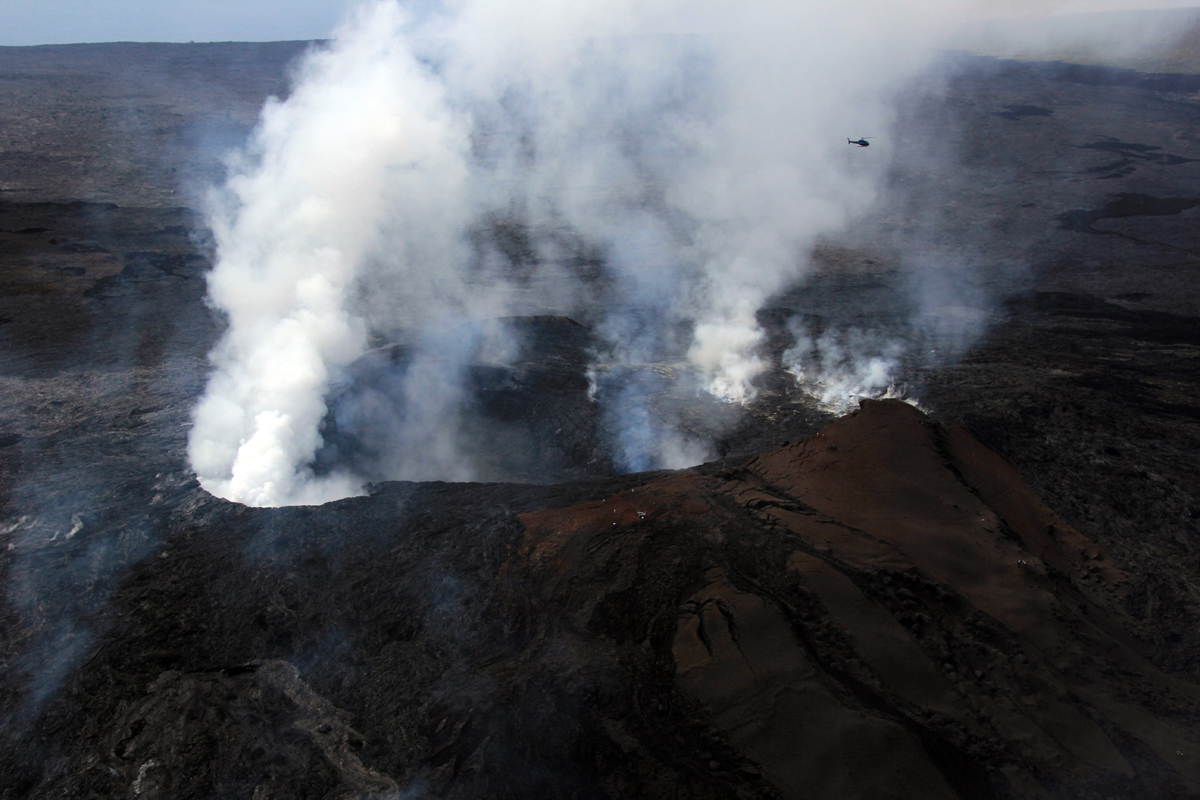 Activity in Puʻu ʻŌʻō Crater has remained relatively similar over the past several weeks. Small lava ponds and incandescent holes are present in several pits on the crater floor. (USGS HVO)