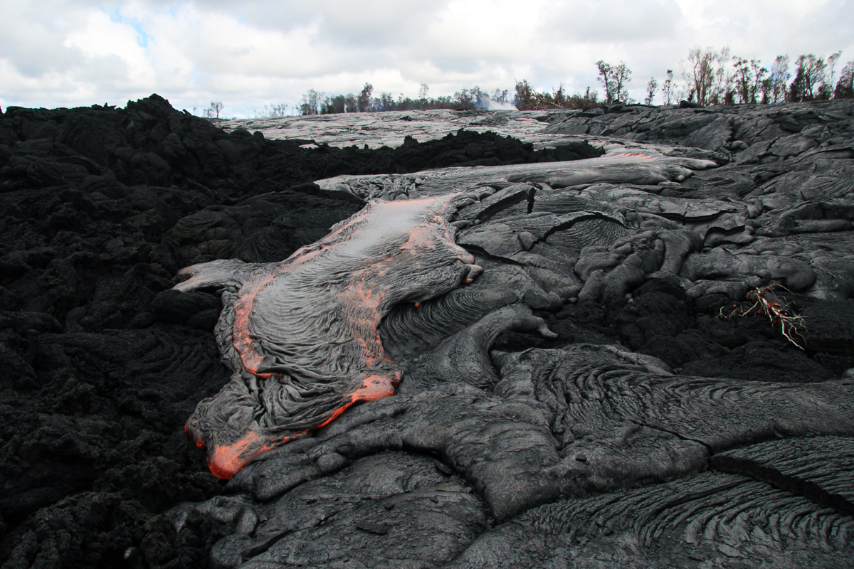 USGS HVO photo shows breakout of pāhoehoe lava on the upslope part of the June 27th flow. (Oct. 3)