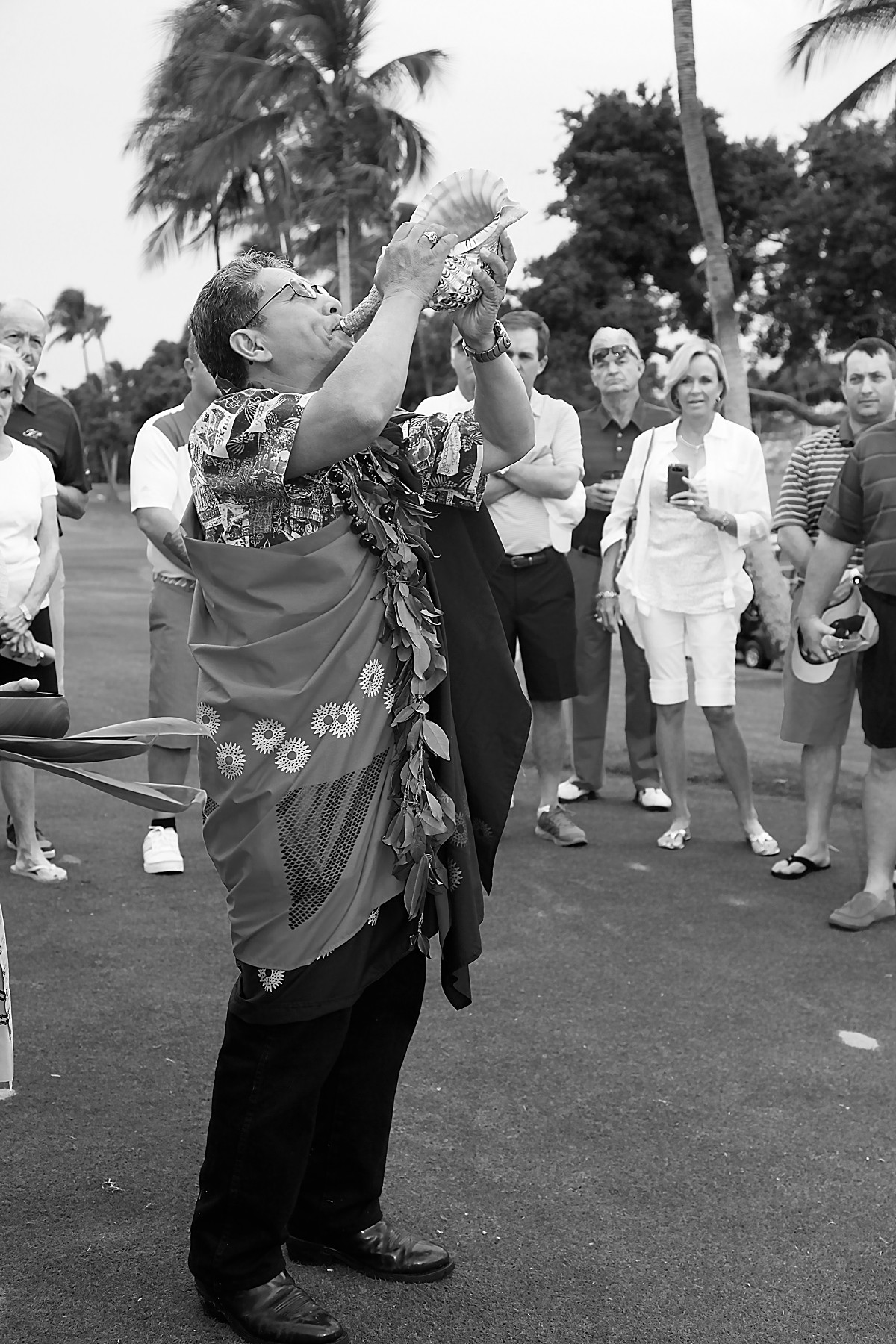 (Photo courtesy Mauna Kea Beach Hotel) Danny “Kaniela” Akaka, Jr. kicks off the 41st annual Mauna Kea Pro-Am with a blowing of the conch shell. 