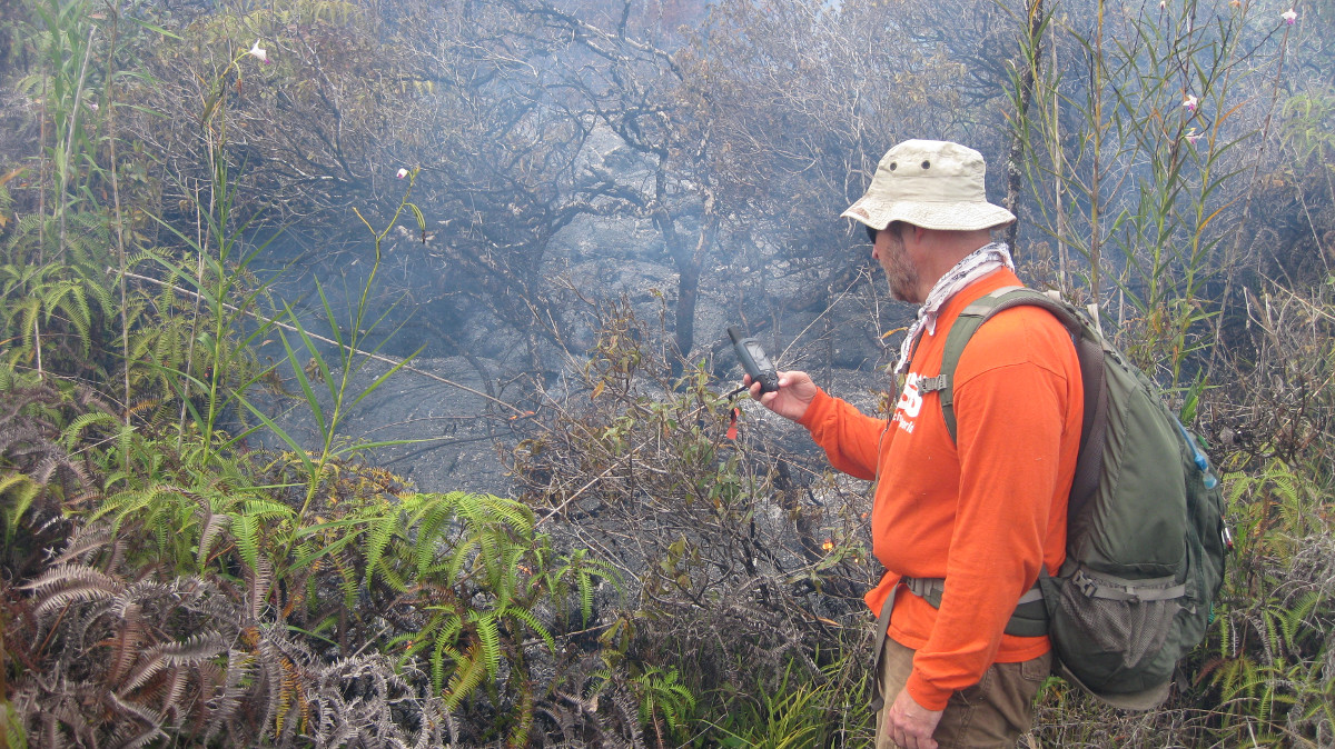 USGS photo shows a HVO geologist taking a gps waypoint of the leading edge of the June 27th flow, which consisted of a narrow, sluggish breakout during Monday afternoon.