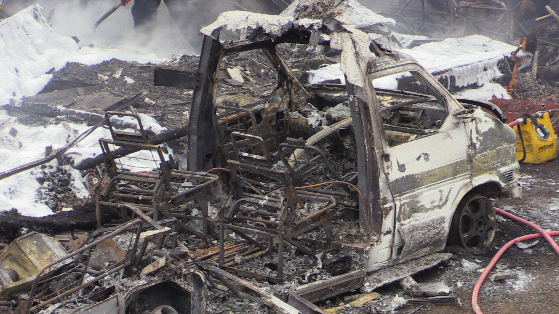 Family RV destroyed during a Friday structure fire in Ocean View. Image by Daryl Lee.