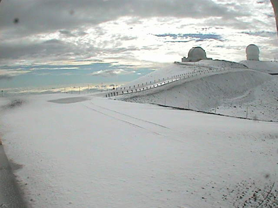 Snow seen on July 17 from Mauna Kea webcam (Keck 1 aimed NNE)