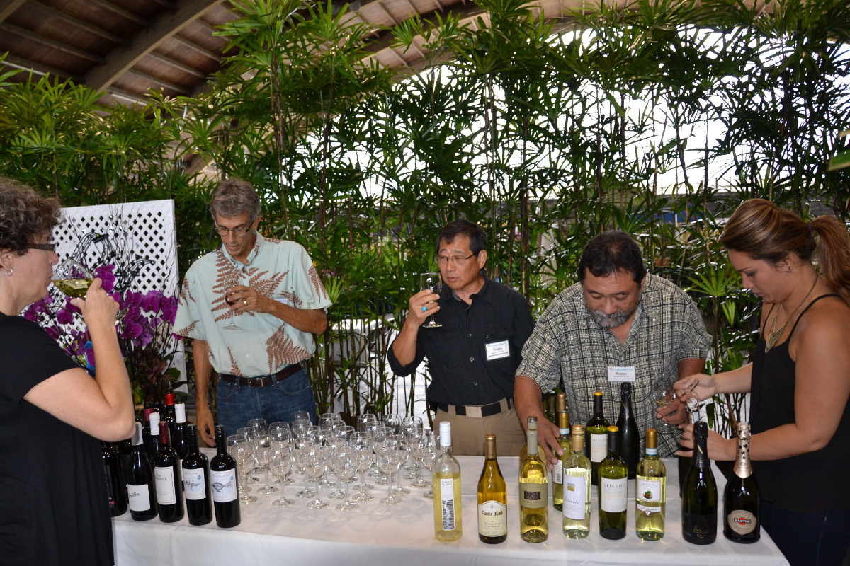 (photo credit: Andy Kahili) Guests will enjoy a generous selection of fine wines at the 63rd Annual Hilo Orchid Show and Sale Preview Party.  Held at the Afook-Chinen Civic Auditorium on August 6, the gala event also features beer on tap from Kona Brewing Co., coffee from Hilo Coffee Mill, and gourmet juices from Island Naturals. 