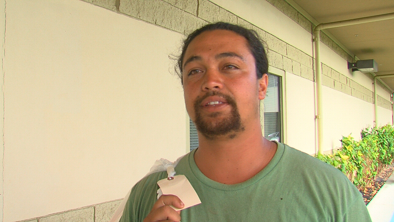 JoJo Henderson speaks in Hilo after making bail on July 31, 2015.