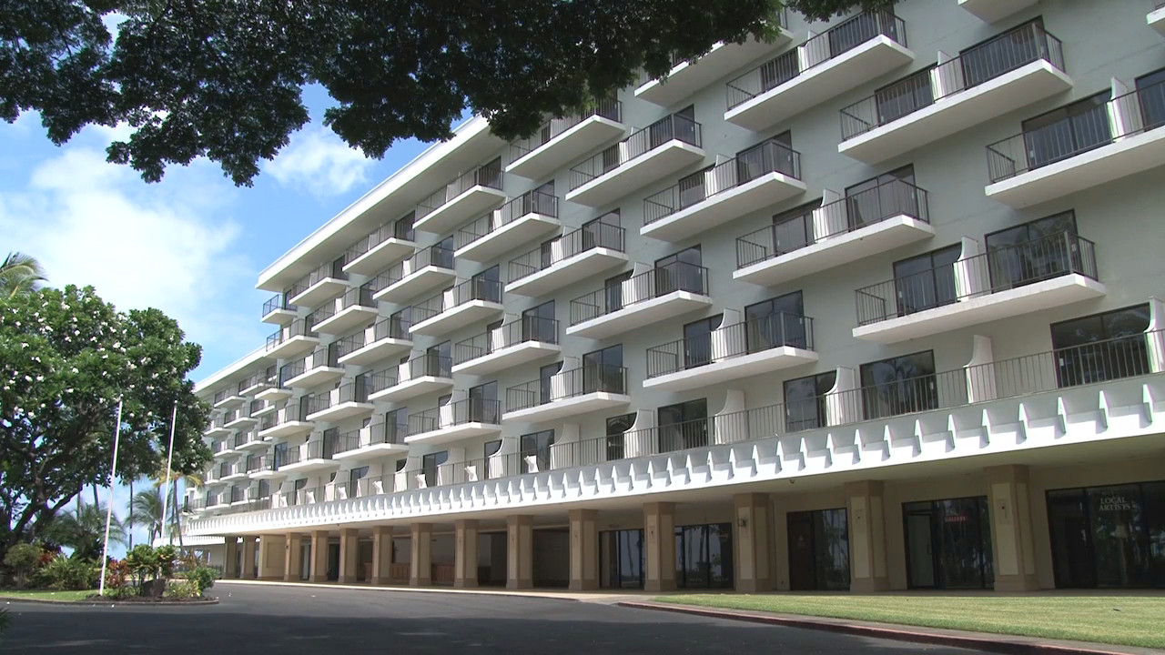 The Keauhou Beach Resort hotel building can now be carefully taken down.