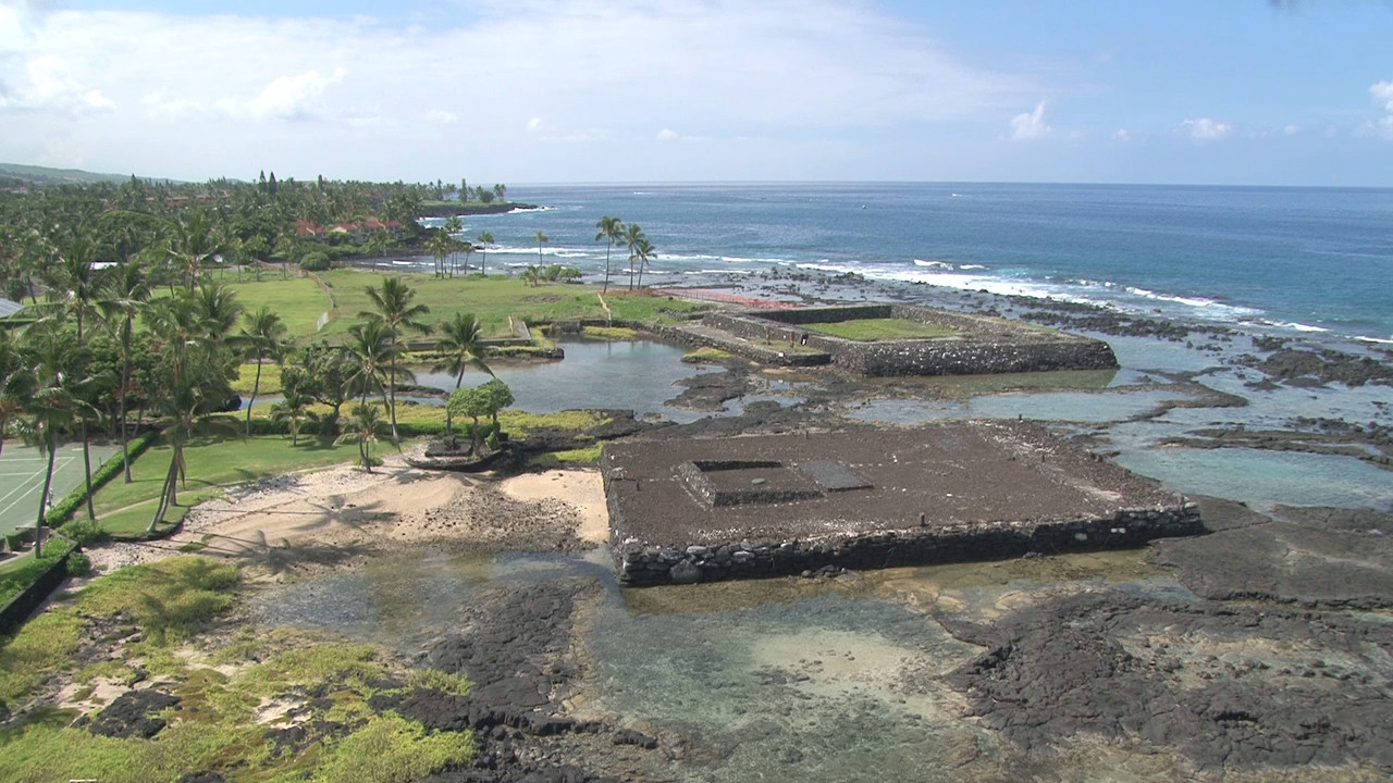 Overlooking the shoreline of the Kahalu'u Ma Kai project area.