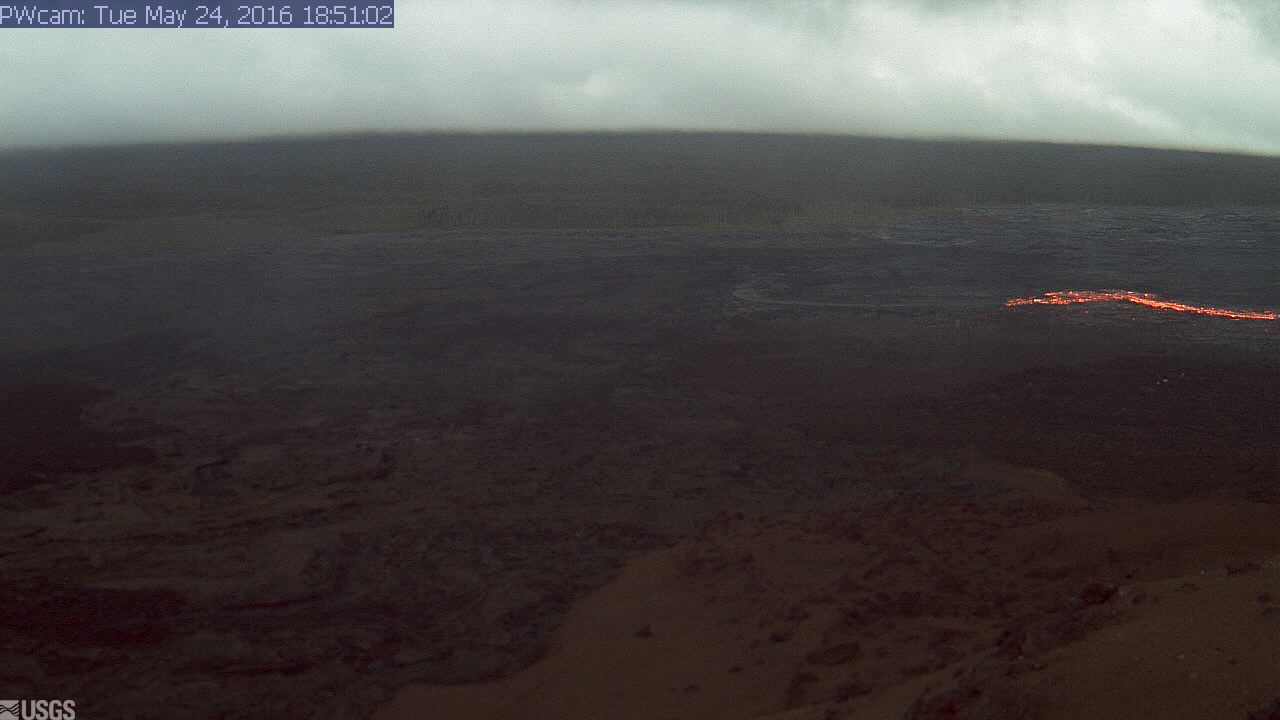 USGS Hawaiian Volcano Observatory Puʻu ʻŌʻō West Flank webcam on the evening of May 24, 2016.