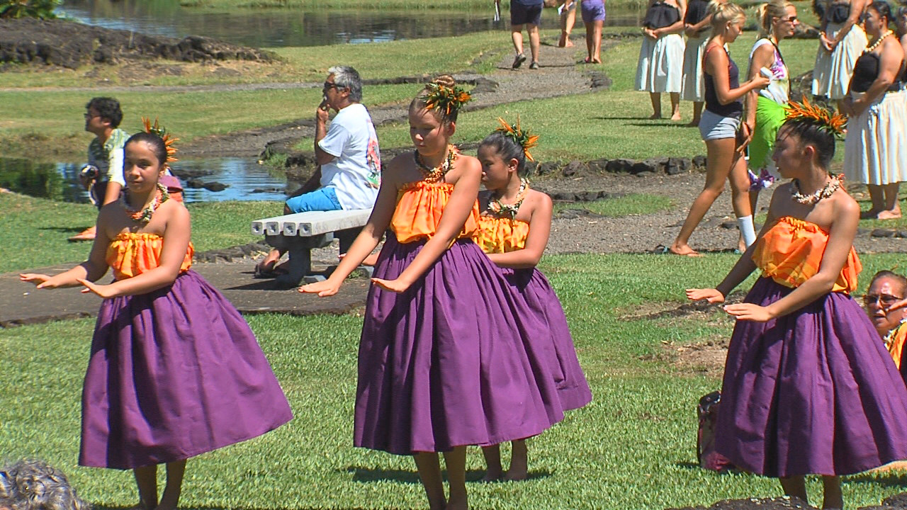 Hula dancers perform at the 2016 Queen Lili'uokalani Festival.