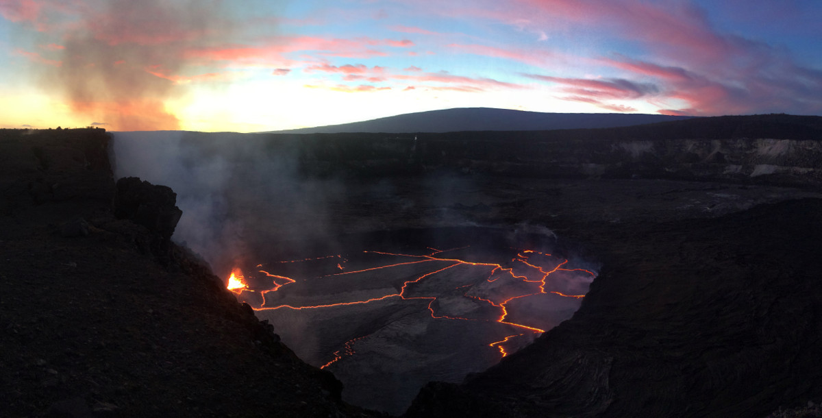 (USGS photo on Nov. 26, 2016) A clear evening provided good views of the lava lake within Halemaʻumaʻu Crater at the summit of Kīlauea Volcano.