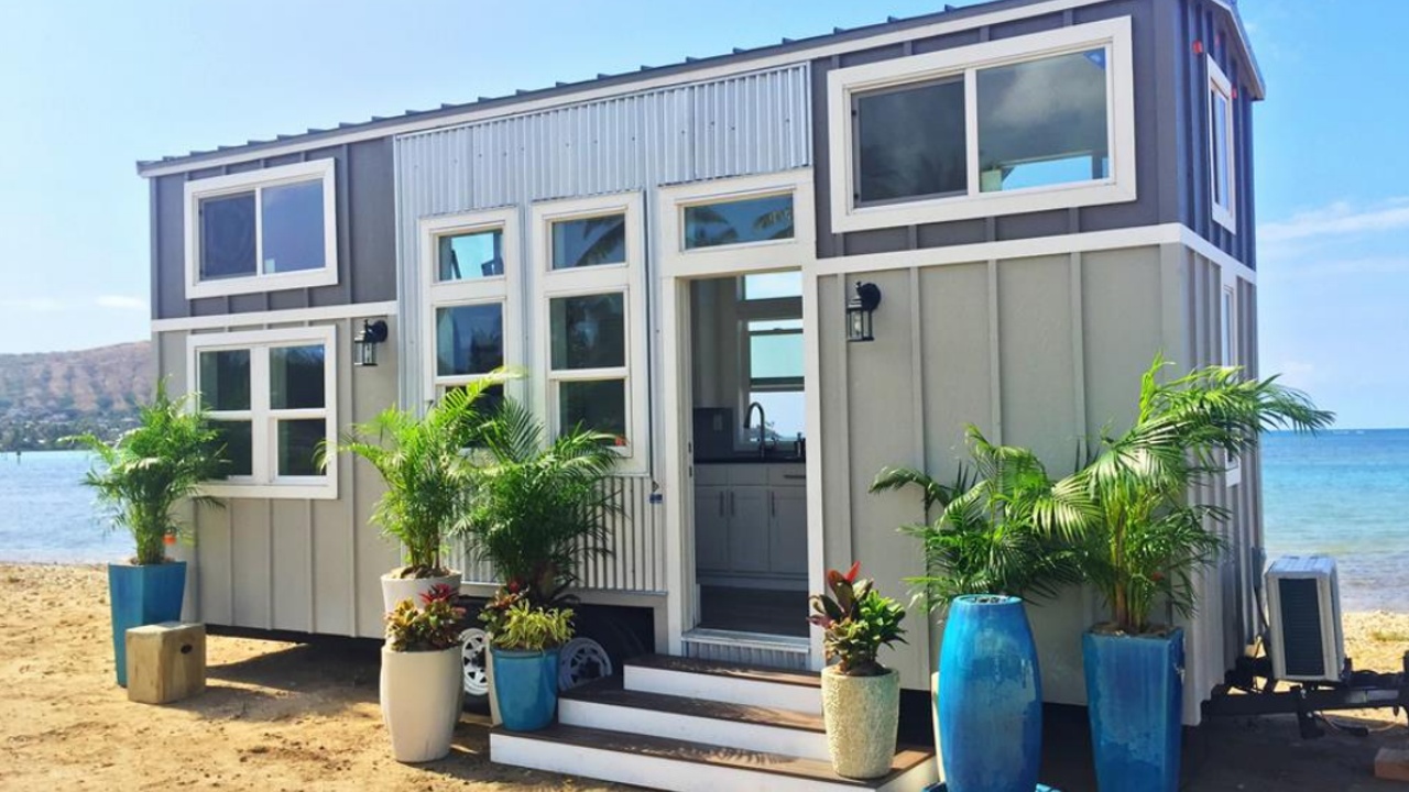 Billy house. Тини Хаус в Бразилии. Дом трансформер Moneybox ECH 105. Tiny House Флорида. Пляжный домик.