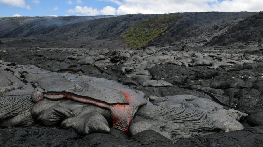 Scientists Track Advancing Lava Breakout