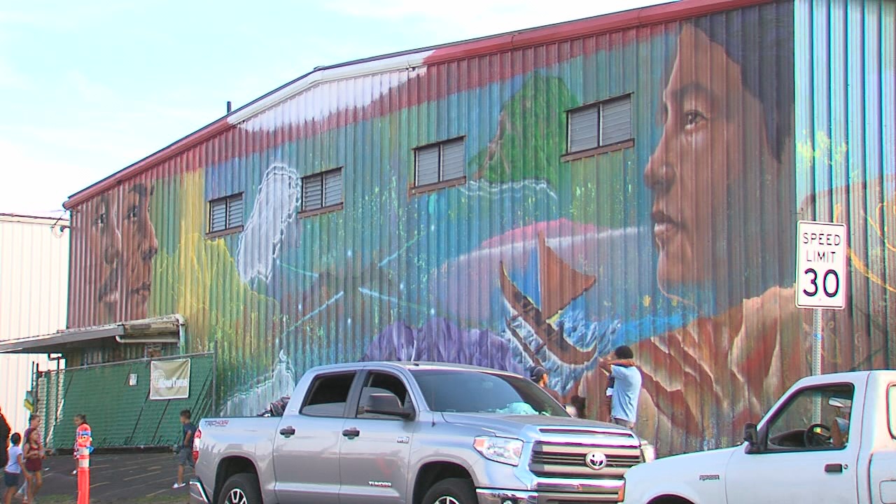 VIDEO Finished Hilo Mural Celebrates Hawaiian Immersion Schools