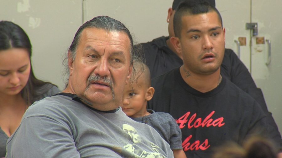 VIDEO Kalapana Residents, Vendors Pack Meeting