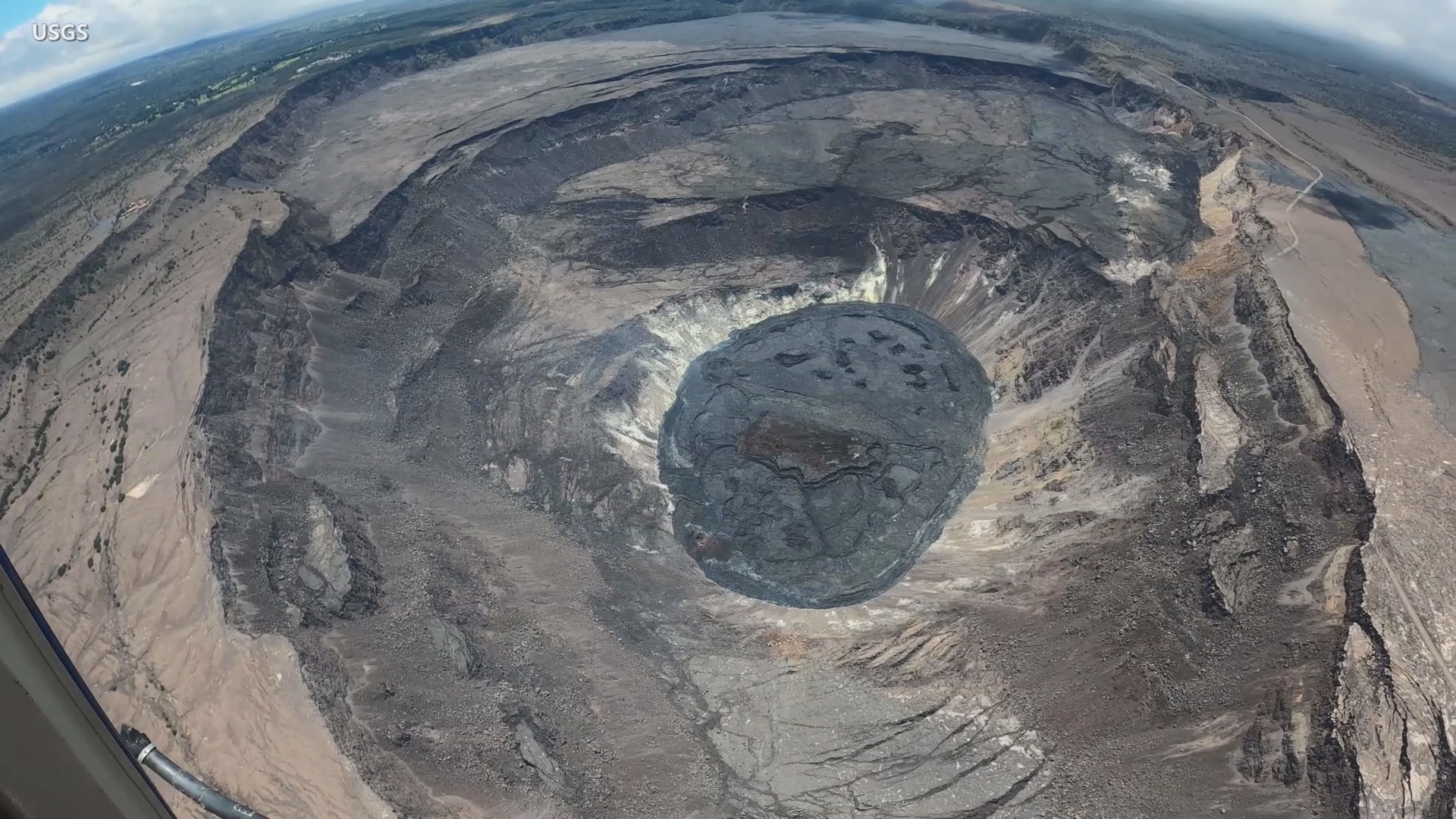 VIDEO: Kilauea, Mauna Loa Volcanic Activity Update