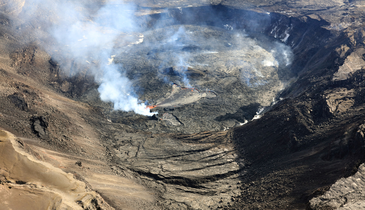 volcano magma chamber