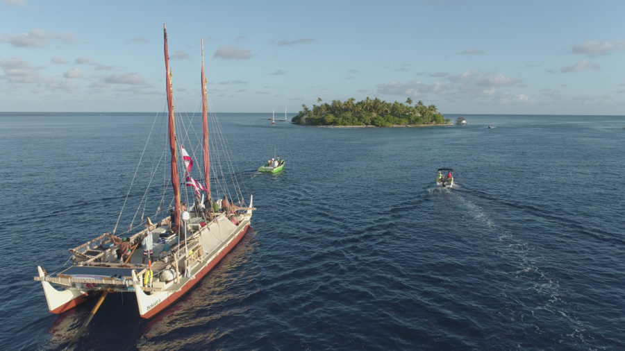Hōkūleʻa, Hikianalia Voyagers Arrive In Tahiti