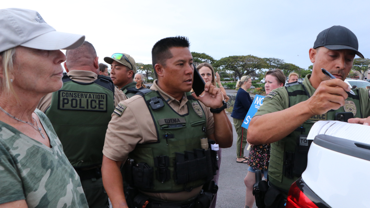 Cat Feeding Protests In Waikoloa, Citations Issued